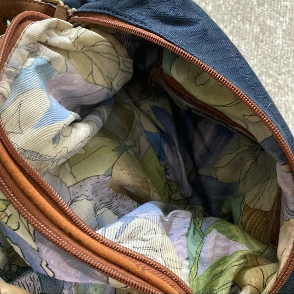 Caribbean Joe‎ navy canvas hobo bag w/ brown faux leather trim & print lining